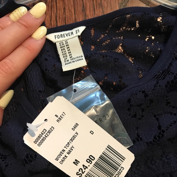 3 quarter sleeve dress shirt with lace - Picture 4 of 5